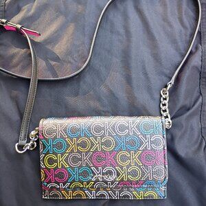 CALVIN KLEIN Multicolored Logo Crossbody Chain Wallet